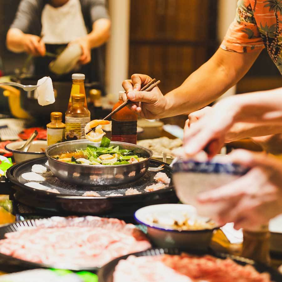  食べ過ぎて気持ち悪い！対処法や防止のポイントを医師に聞いて みた。 