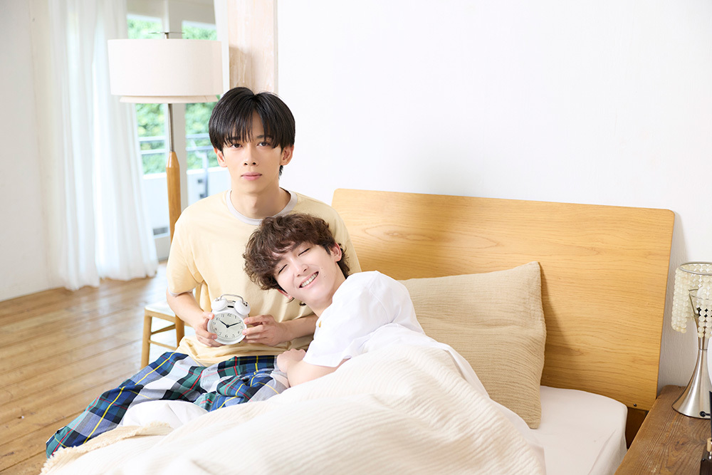 リョウガさんによりかかるミロさん。