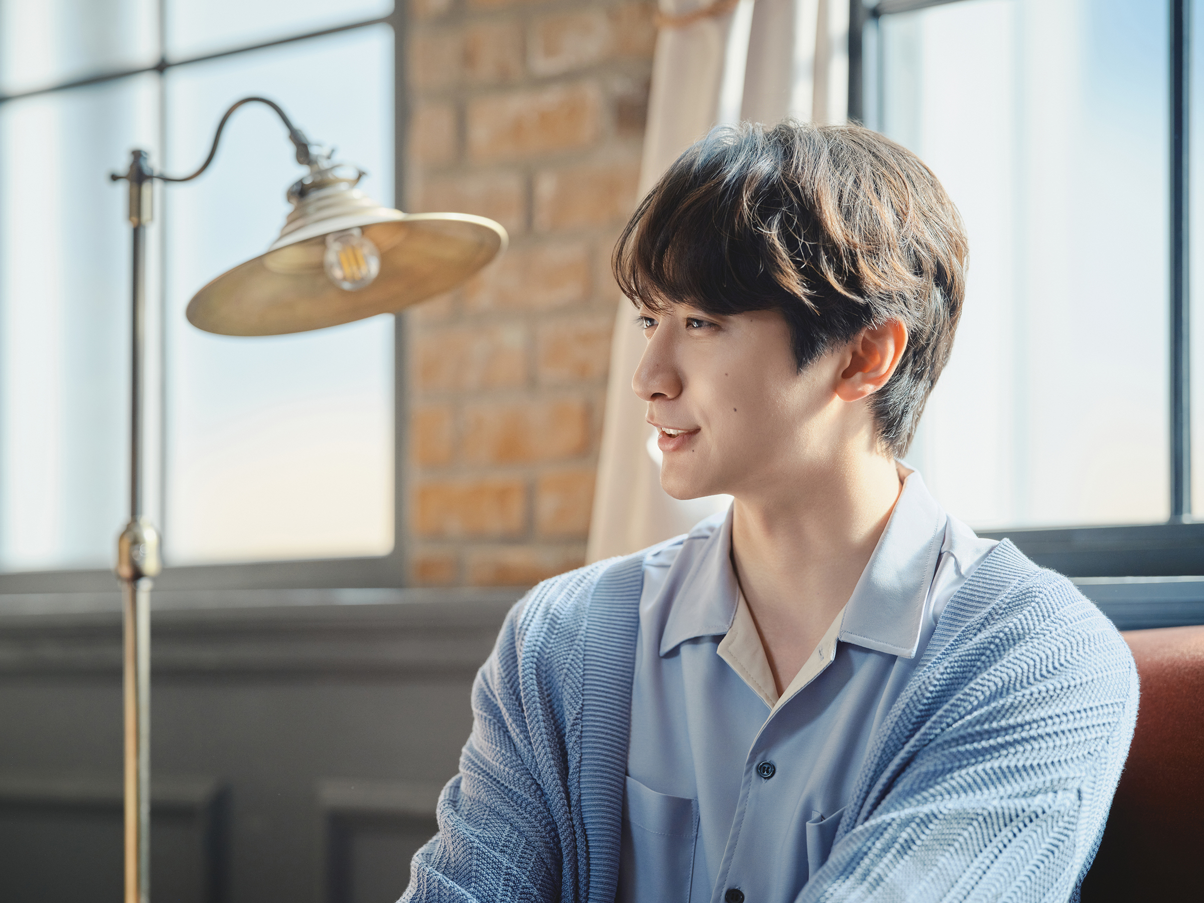 インタビューに答える小関裕太さん