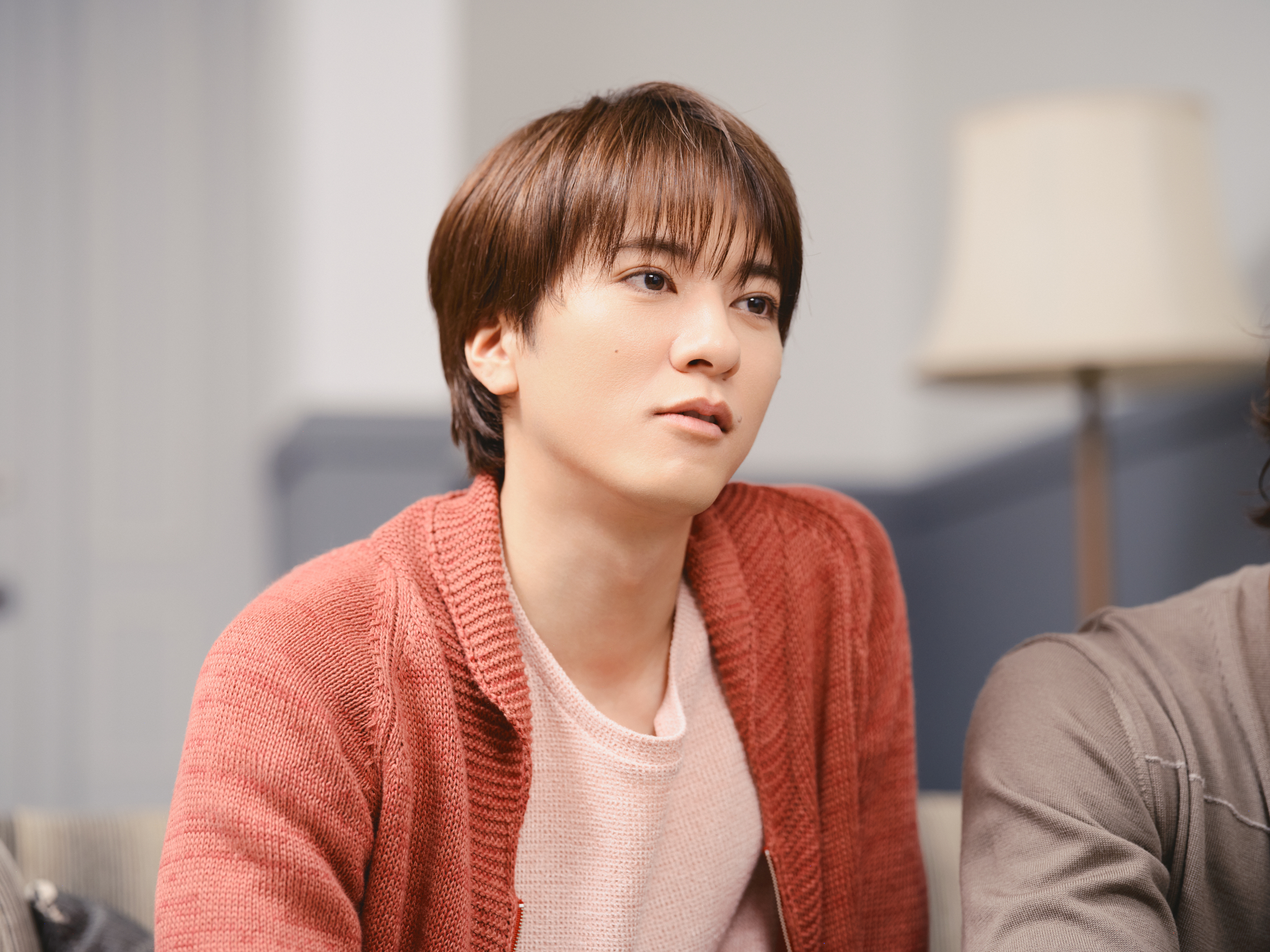 インタビューに答える松島庄汰さん