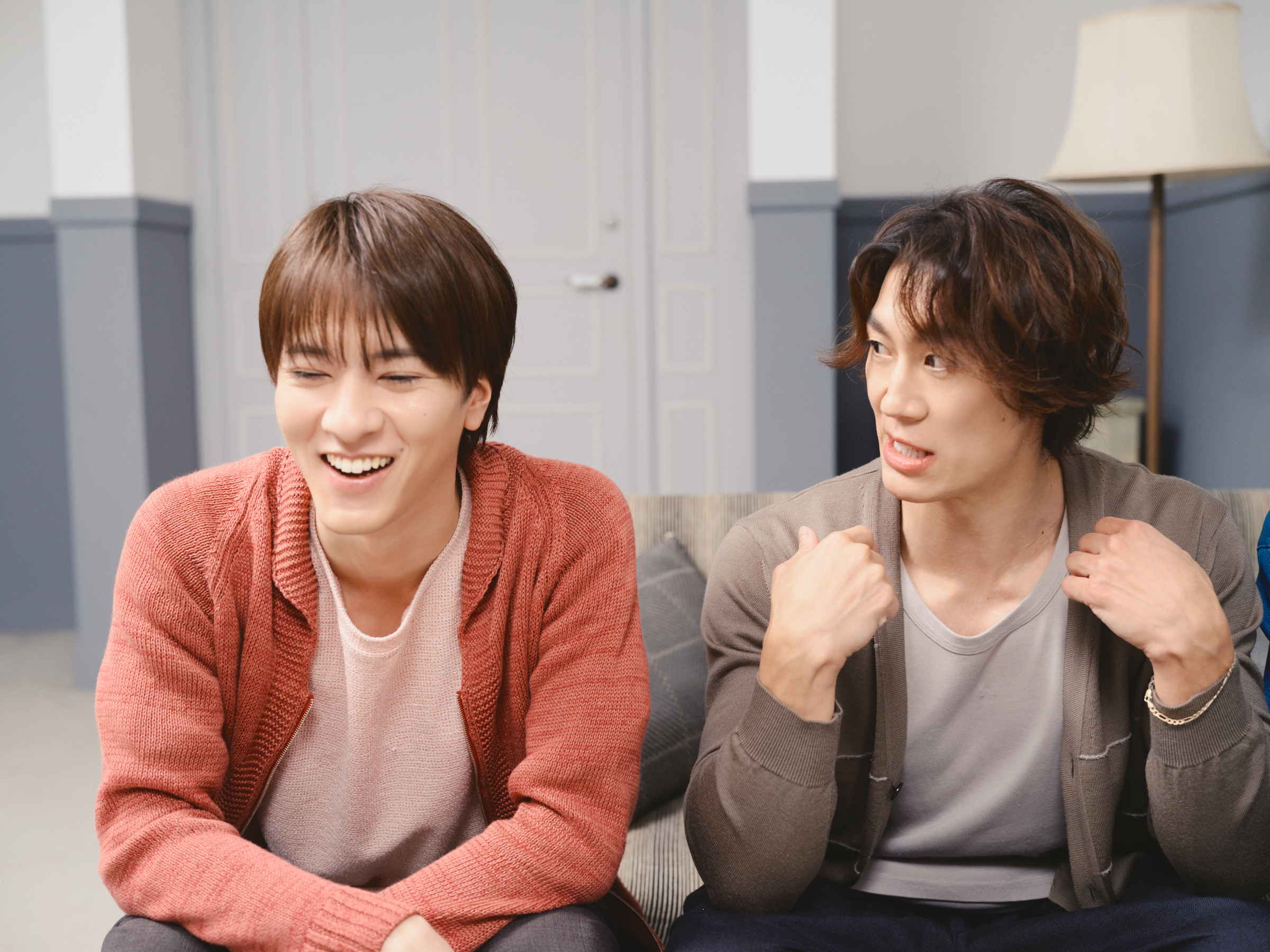 青柳塁斗さんの回答に笑う松島庄汰さん