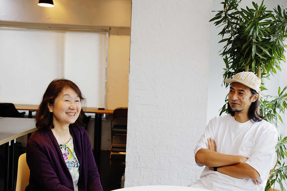 今日の面談を振り返る坂本綾子さんと猪野正哉さん