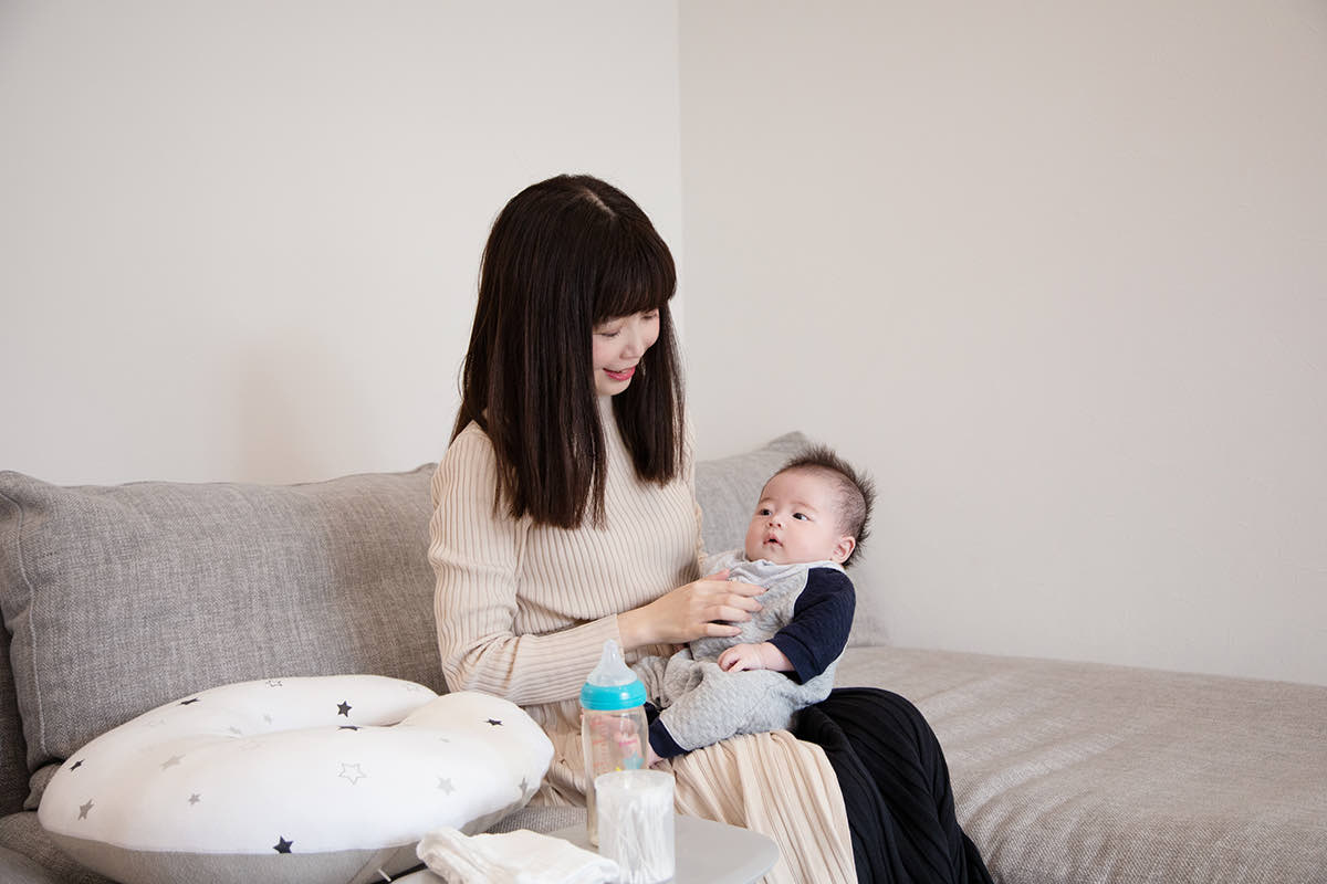 香織さんと生後3か月の子ども