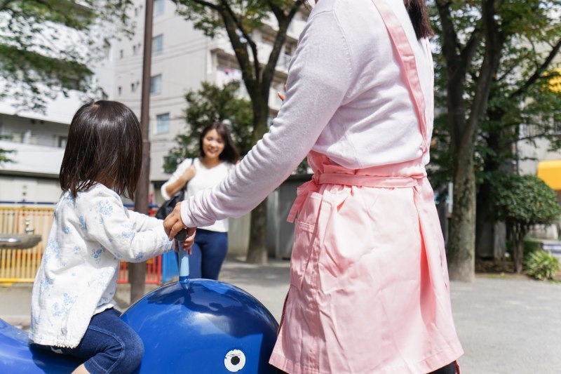 ベビーシッターを依頼するための手段は？