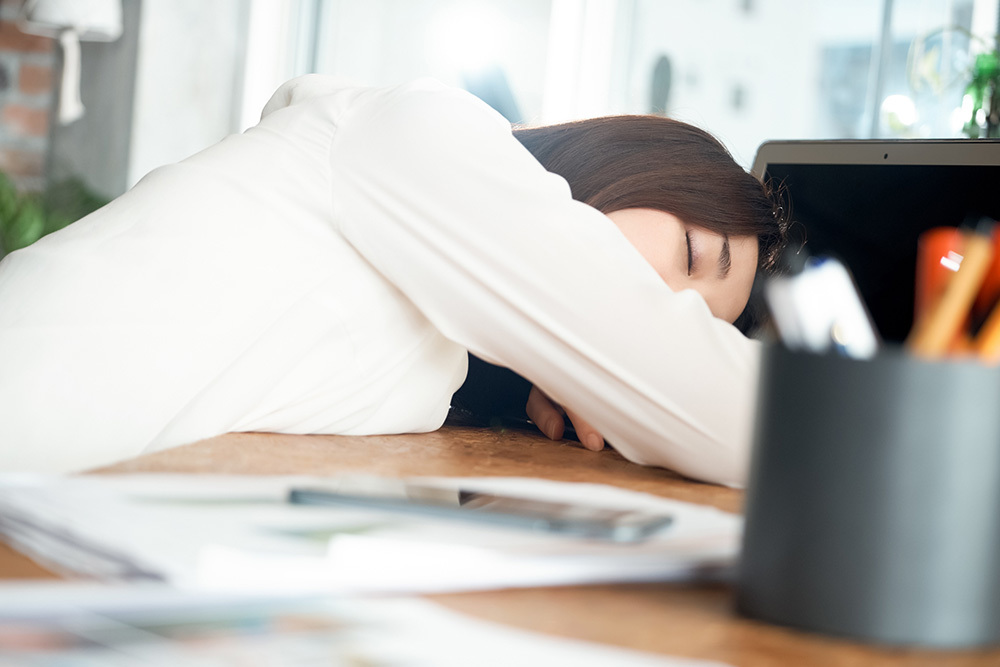 今すぐできる！生理に伴う眠気への対処法。