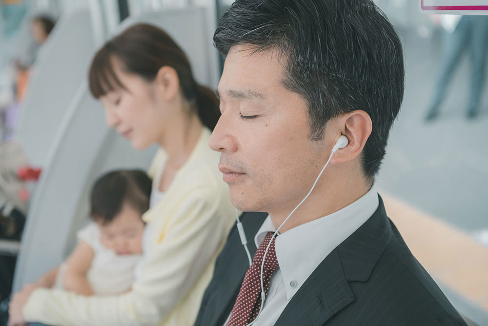 通勤時：好きな音楽やラジオを聴く。