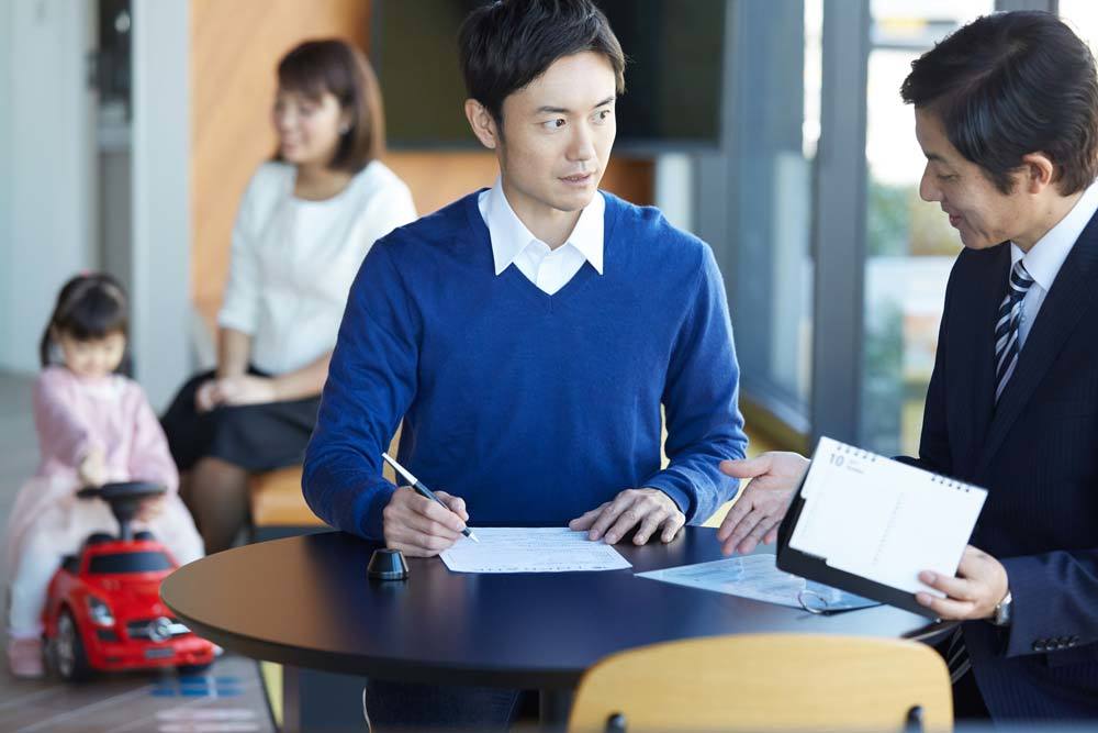 車はローンと現金一括払いのどちらで購入すべき？