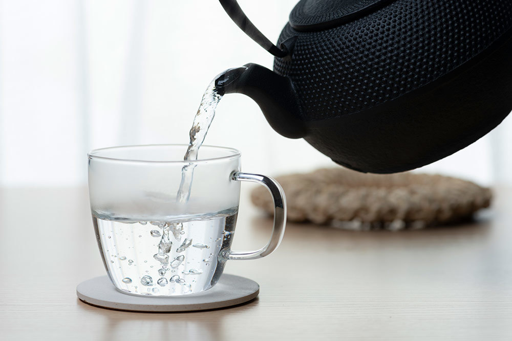 白湯のつくり方は手軽な方法でOK。