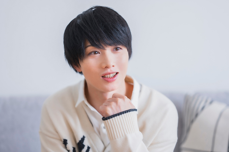 インタビューに答える植田さん。