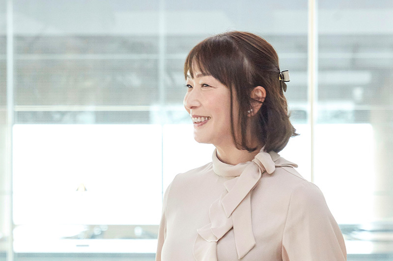 インタビューを受ける佐藤美和子さん。