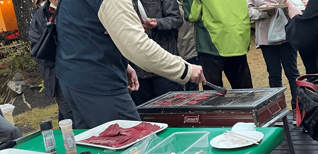 イノシシとシカのお肉を試食。